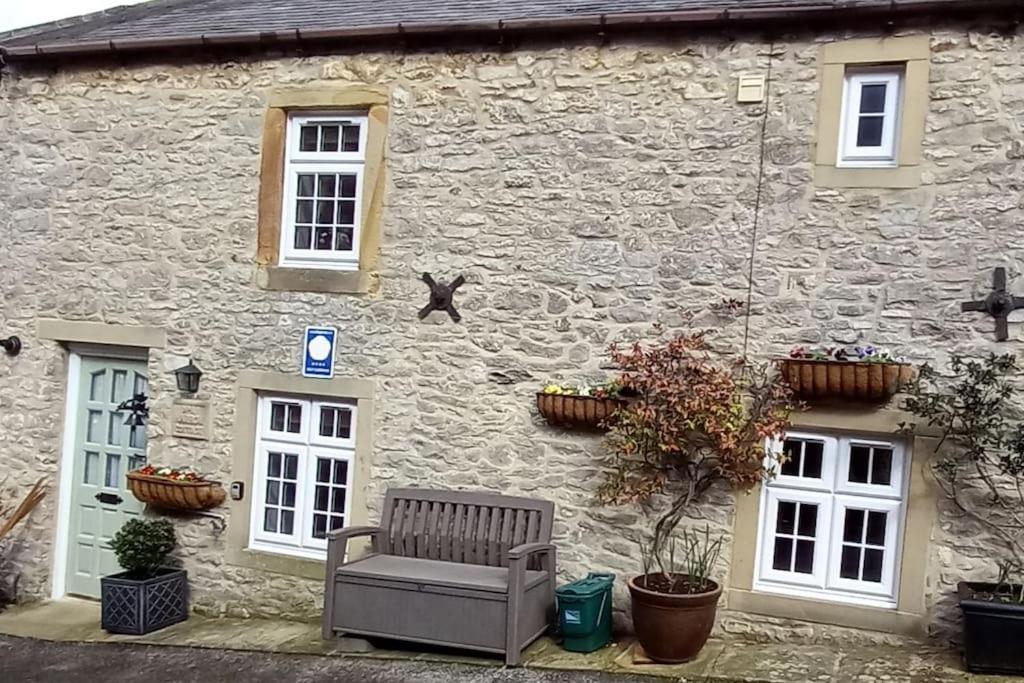 Peak District - 1 Harrow Cottage - Great Longstone المظهر الخارجي الصورة