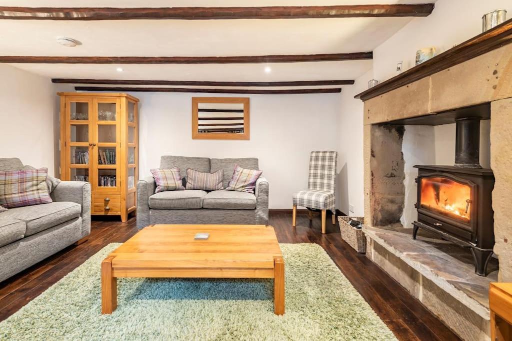 Peak District - 1 Harrow Cottage - Great Longstone المظهر الخارجي الصورة
